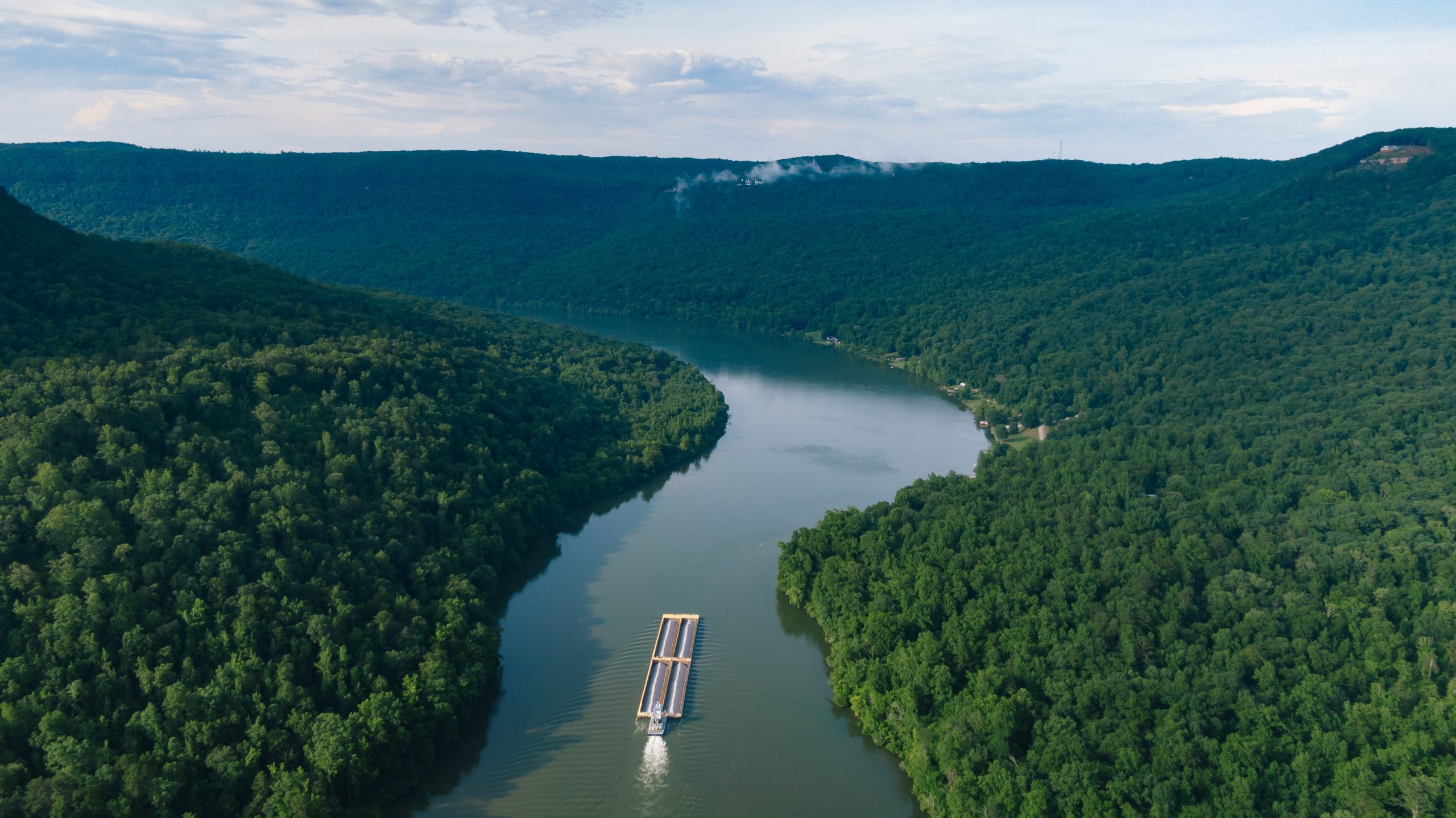 How to improve terminal capacity for barges hinterland transport